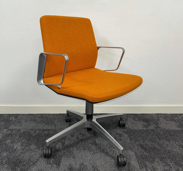Go to article: second hand office furniture chairs