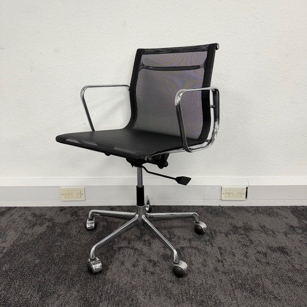 Used Original ICF Eames Netweave Meeting Chair with Height Adjustment