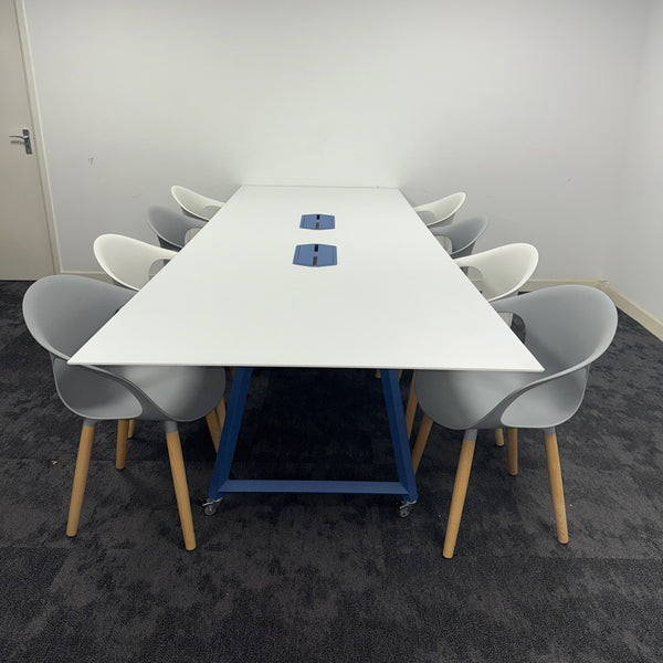 Used Frovi Meeting Table with 8 Senator Chairs