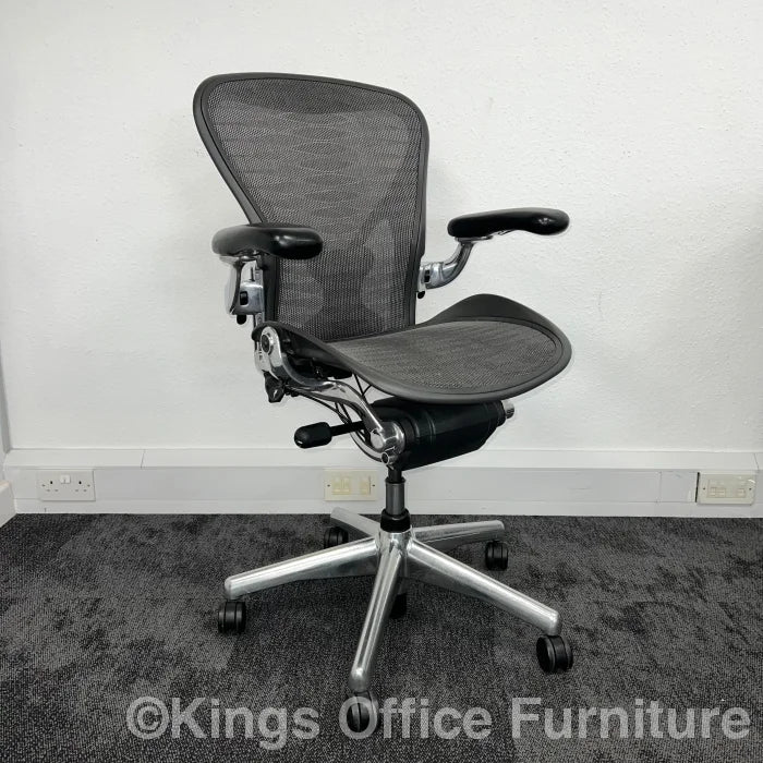 Aeron white chair deals