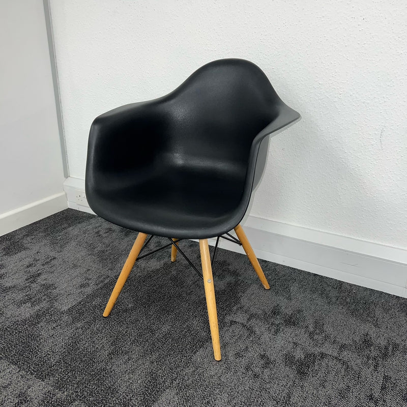 Used Black Molded Breakout Chairs
