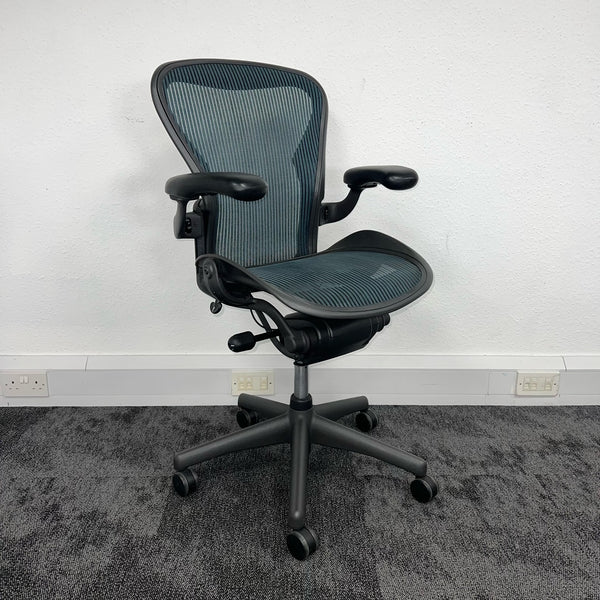 Go to article: second hand herman miller aeron office chair