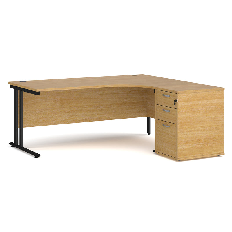 Maestro 25 right hand ergonomic desk with pedestal - Oak