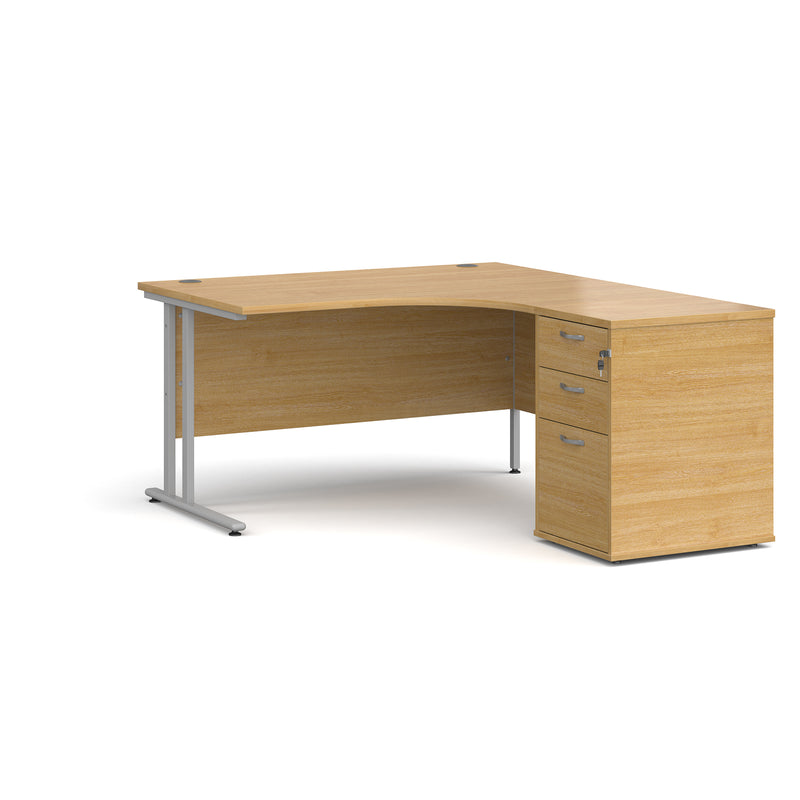 Maestro 25 right hand ergonomic desk with pedestal - Oak