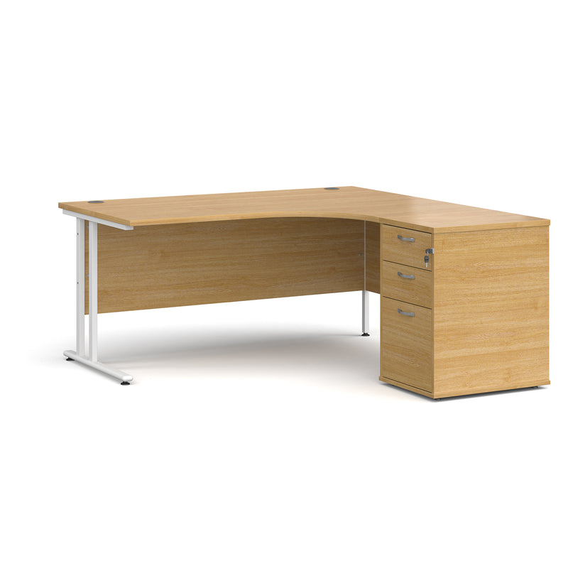 Maestro 25 right hand ergonomic desk with pedestal - Oak