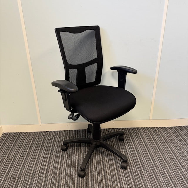 Used White Meeting Table with 6 Black Mesh Chairs