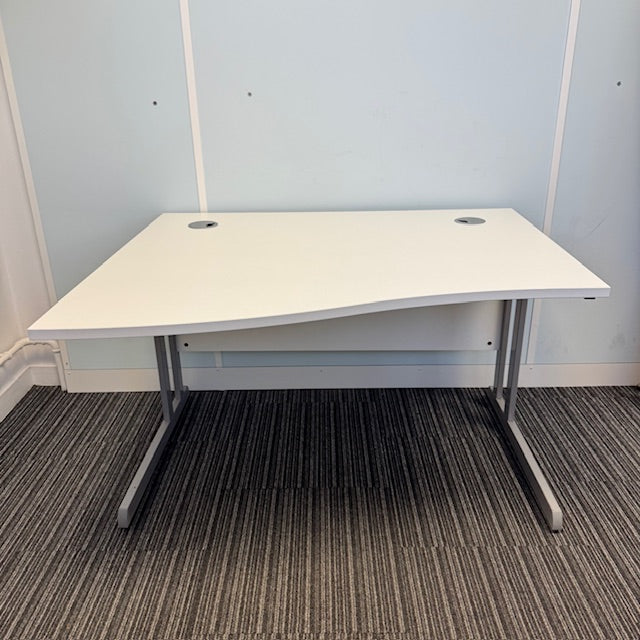 Used White Cantilever Wave Desk 1200mm