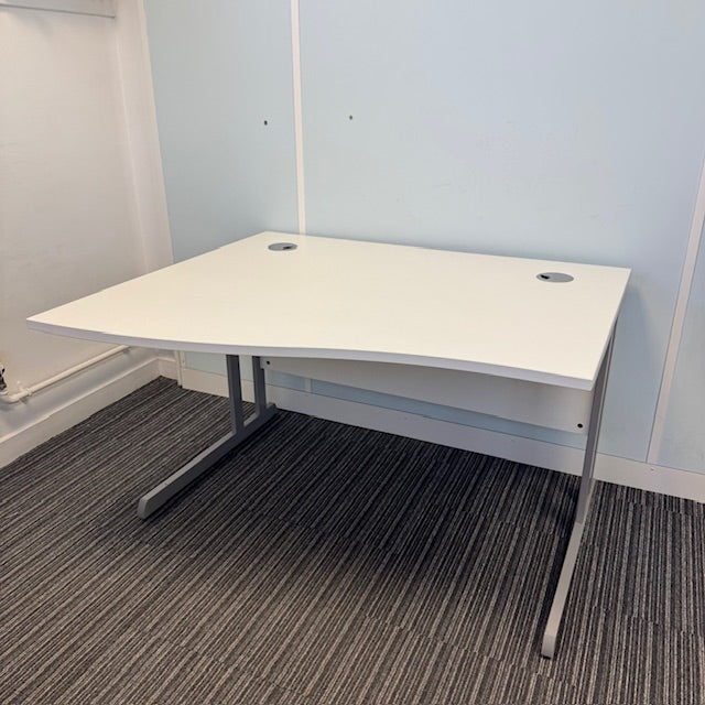 Used White Cantilever Wave Desk 1200mm