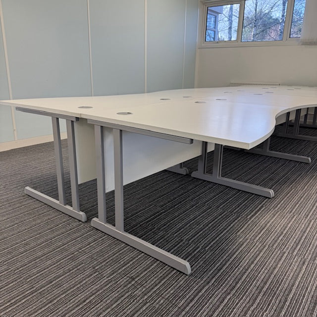 Used White Cantilever Wave Desk 1200mm