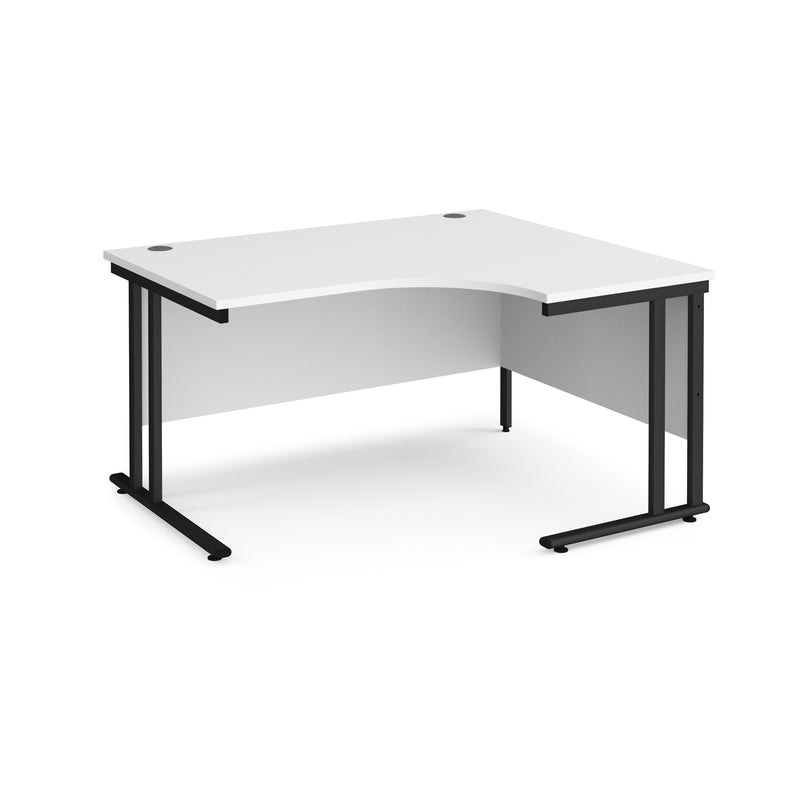 Maestro 25 right hand ergonomic desk - White