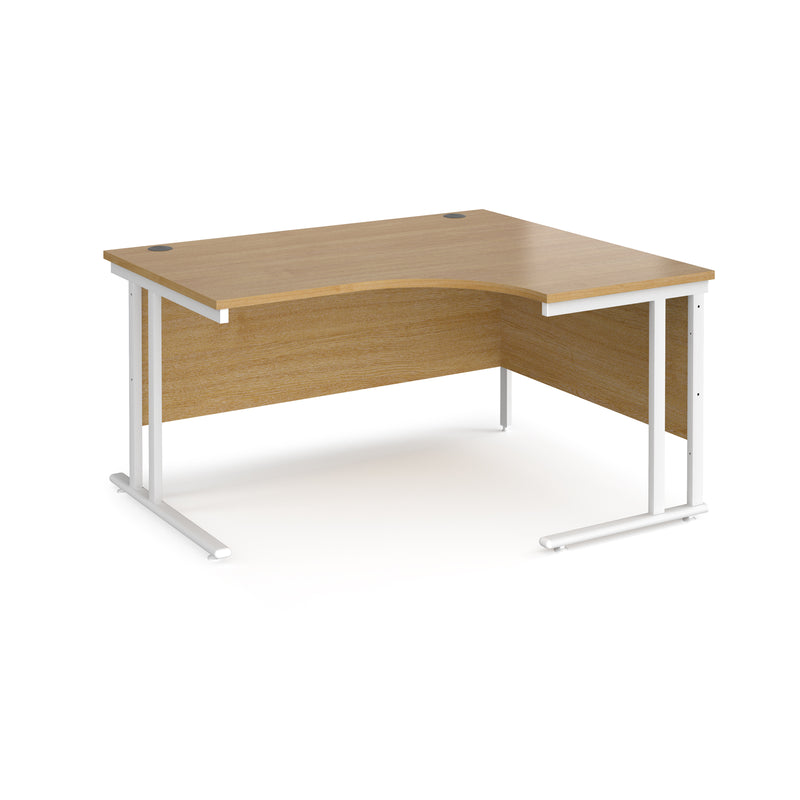 Maestro 25 right hand ergonomic desk - Oak