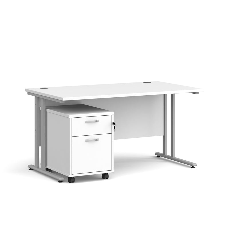 Maestro 25 straight desk - White