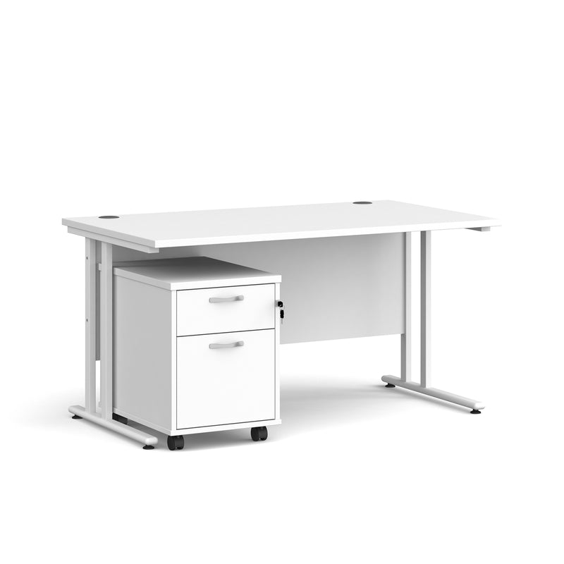 Maestro 25 straight desk - White