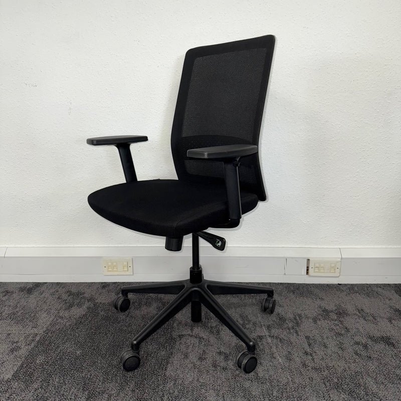 Used Bestuhl S30 White Back Mesh Office Chair