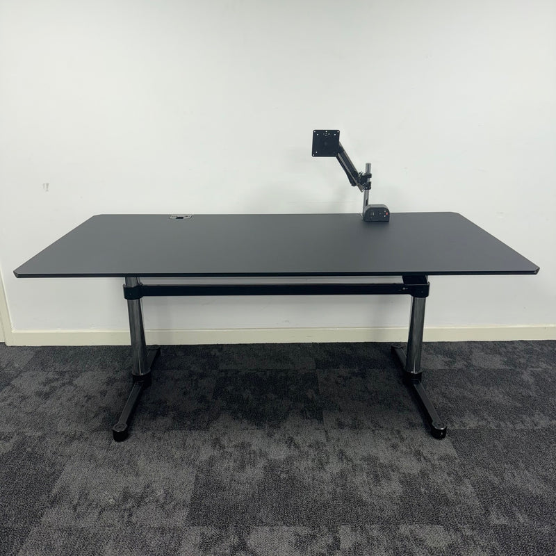 Used USM Kitos M Height Adjustable Desk