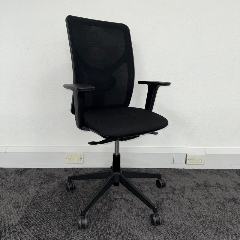 Used Senator Pluto Plus Task Chair with Adjustable Lumbar