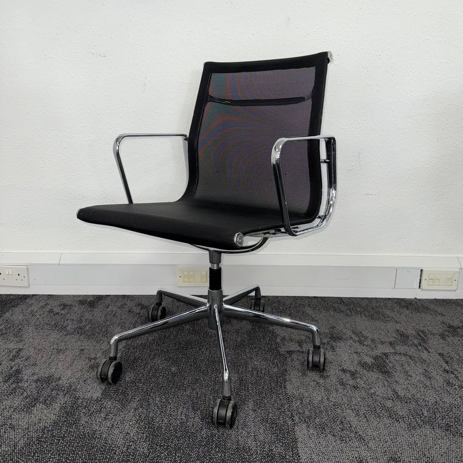 Used Boss Design Mesh Meeting Chair