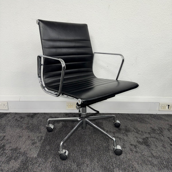 Used Elite Enna Leather Meeting Chair