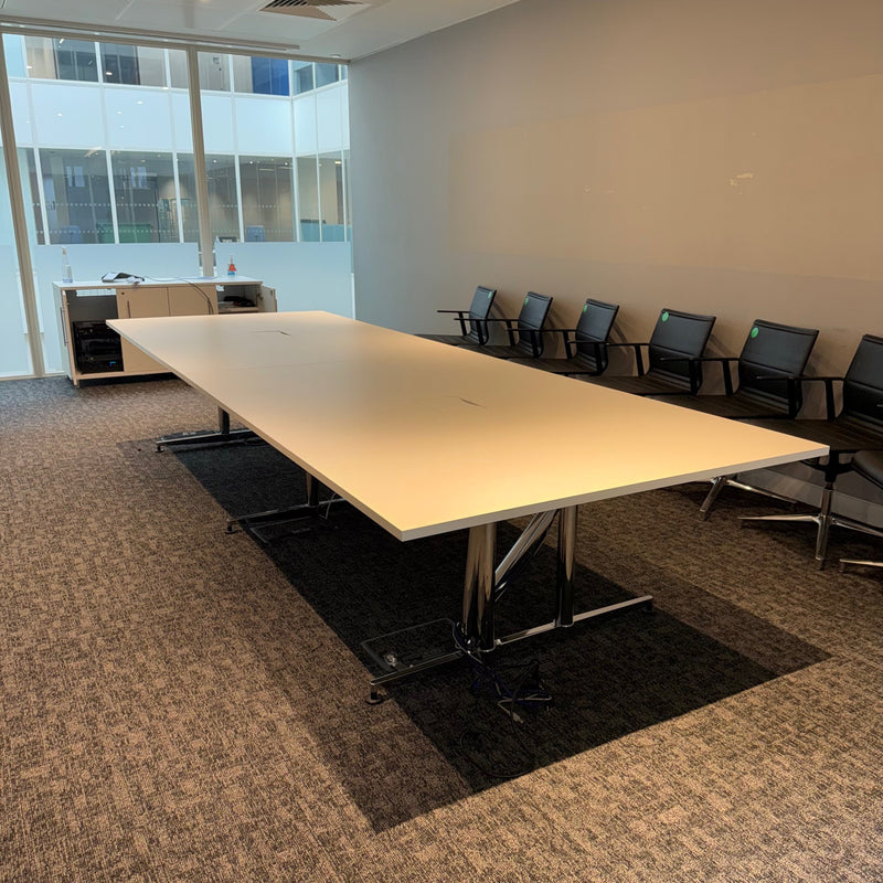 Used ICF Large White Meeting Table Set with 12 Leather Meeting Chairs