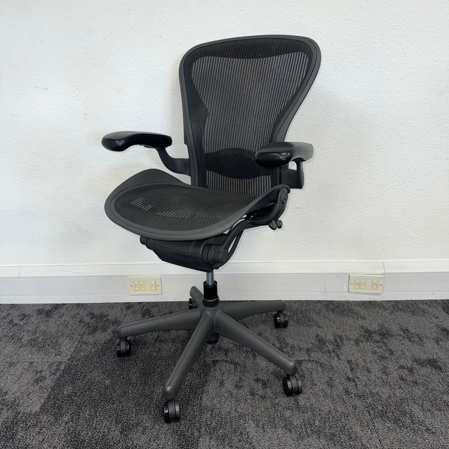 Used Herman Miller Aeron Full Spec - Size B Graphite