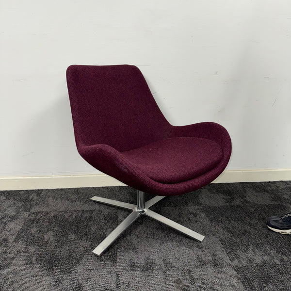 Used Orangebox AVI 01 Swivel Breakout Chair
