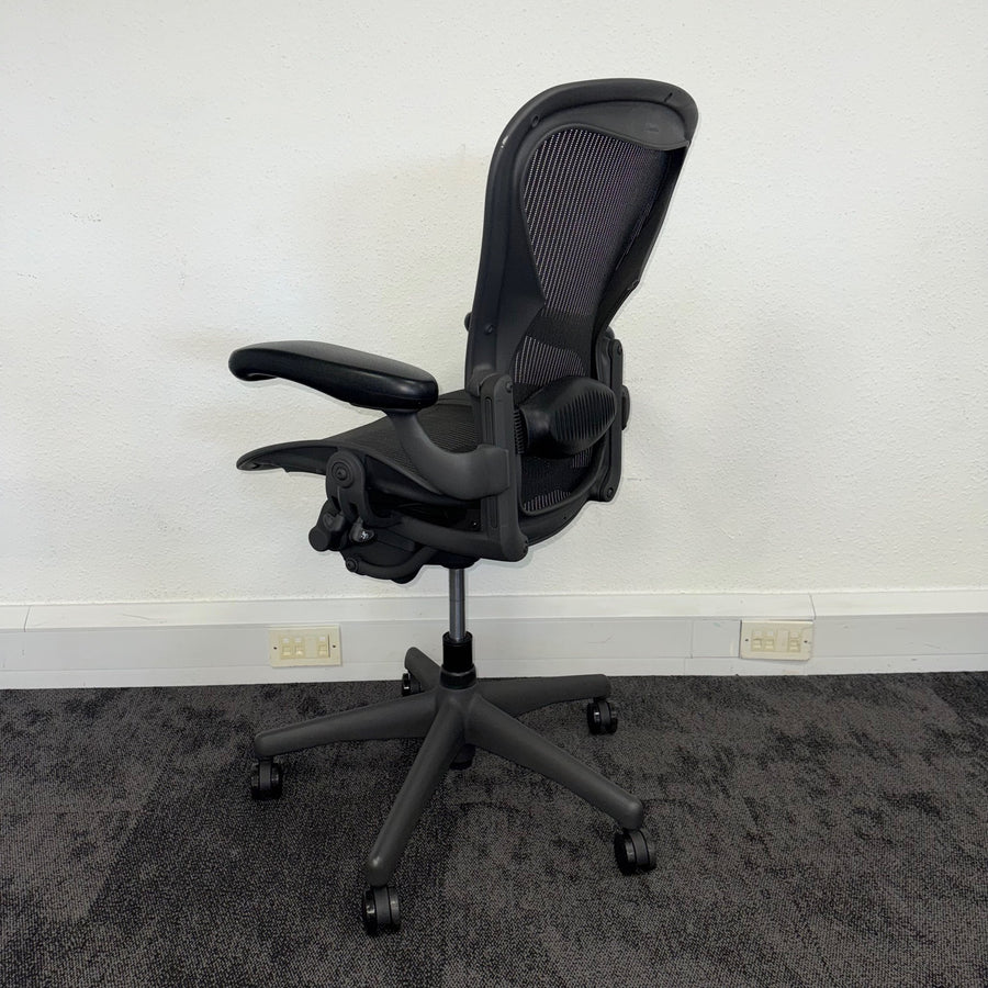Used Herman Miller Aeron Full Spec - Size B Graphite