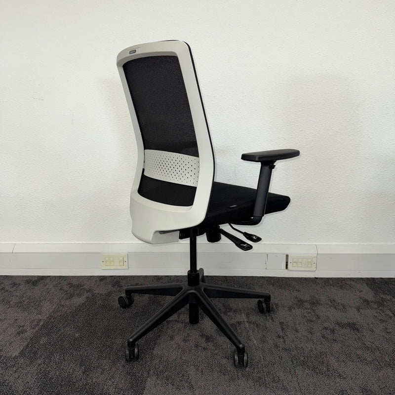 Used Bestuhl S30 White Back Mesh Office Chair