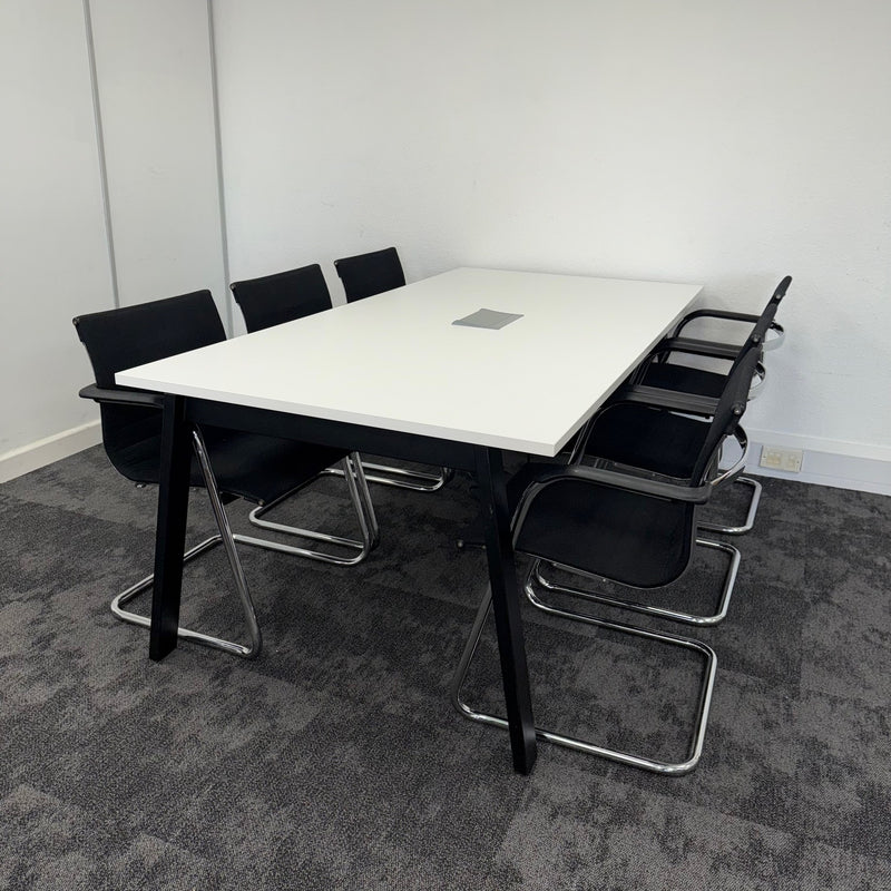 Used ICF White Meeting Table Set with 6 Meeting Chairs