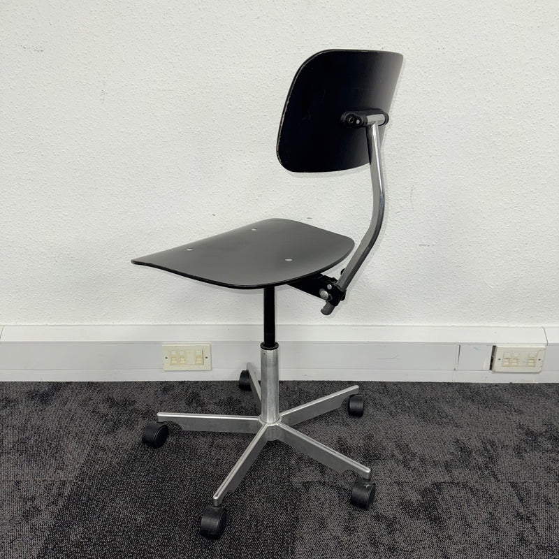 Used Engelbrechts Kevi 2533 Swivel Chair