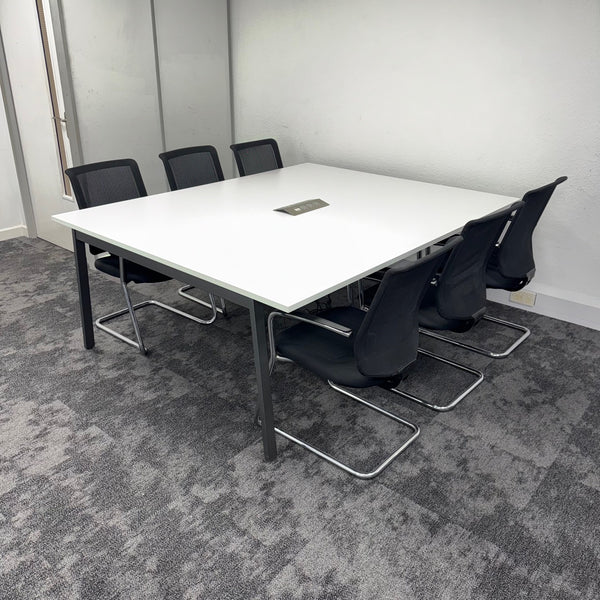 Used Herman Miller Meeting Table with Connection MY Chairs Bundle