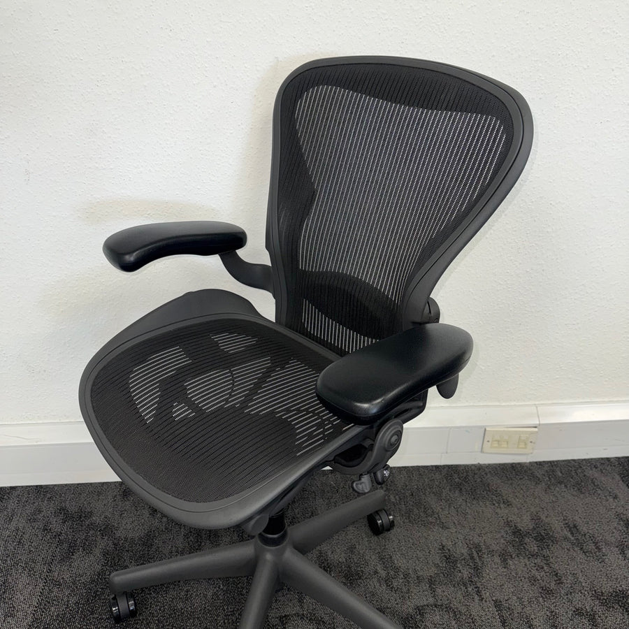 Used Herman Miller Aeron Full Spec - Size B Graphite