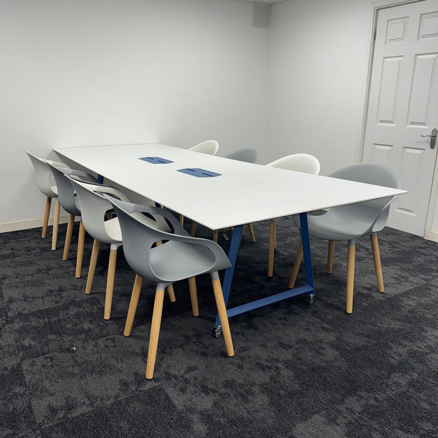 Used Frovi Meeting Table with 8 Senator Chairs