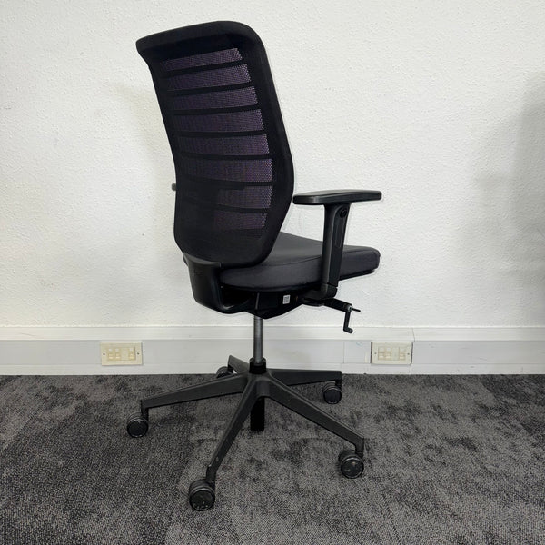 Used Senator Fuse Mesh Task Chair