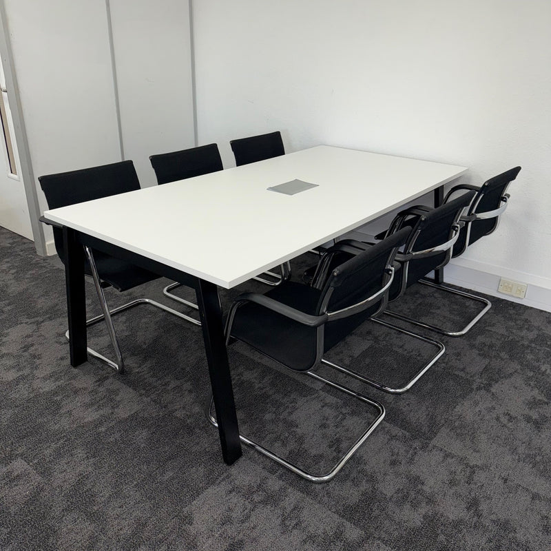 Used ICF White Meeting Table Set with 6 Meeting Chairs