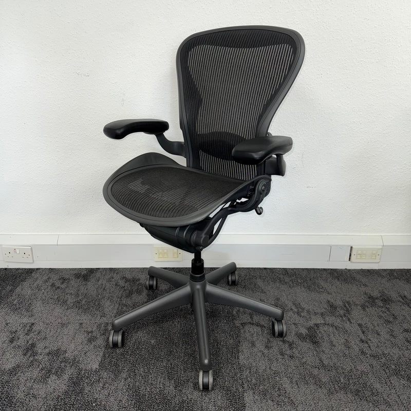 Used Standard Herman Miller Aeron Size B Graphite