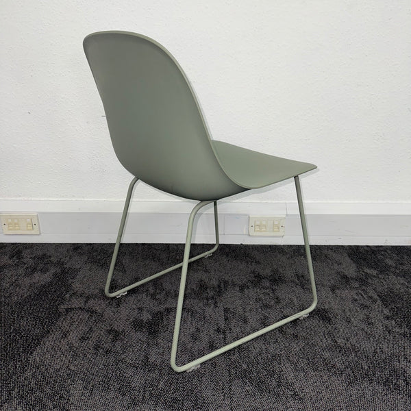 Used Muuto Canteen Set