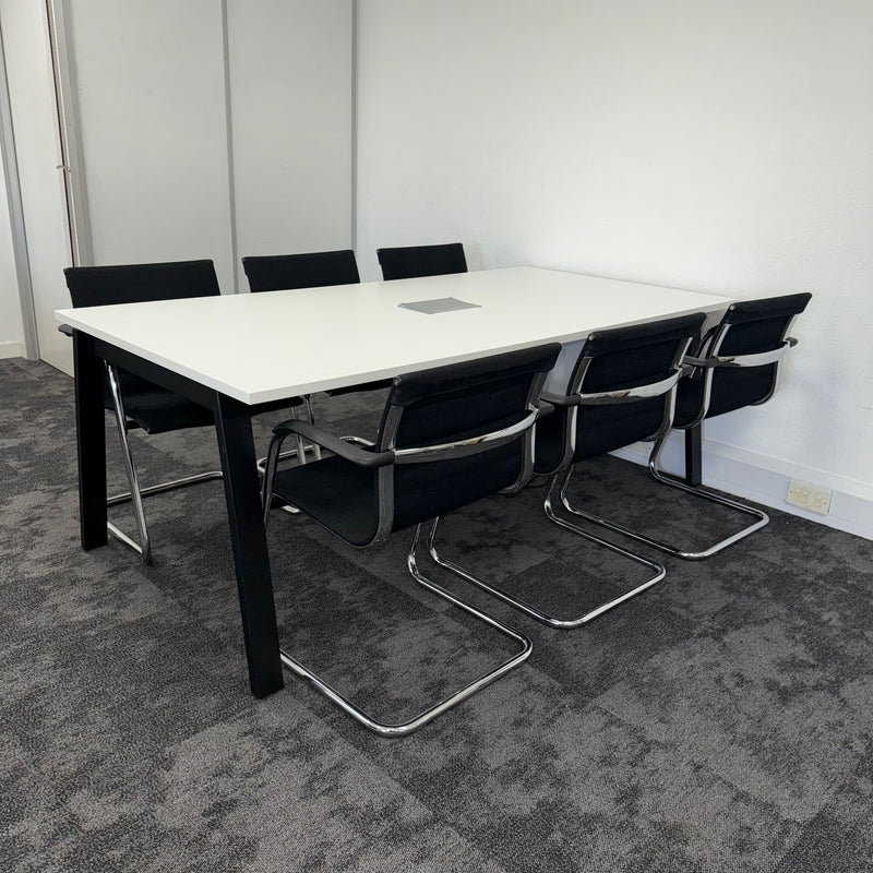 Used ICF White Meeting Table Set with 6 Meeting Chairs