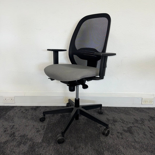 Used Nowy Styl SOHOS Mesh Task Chair
