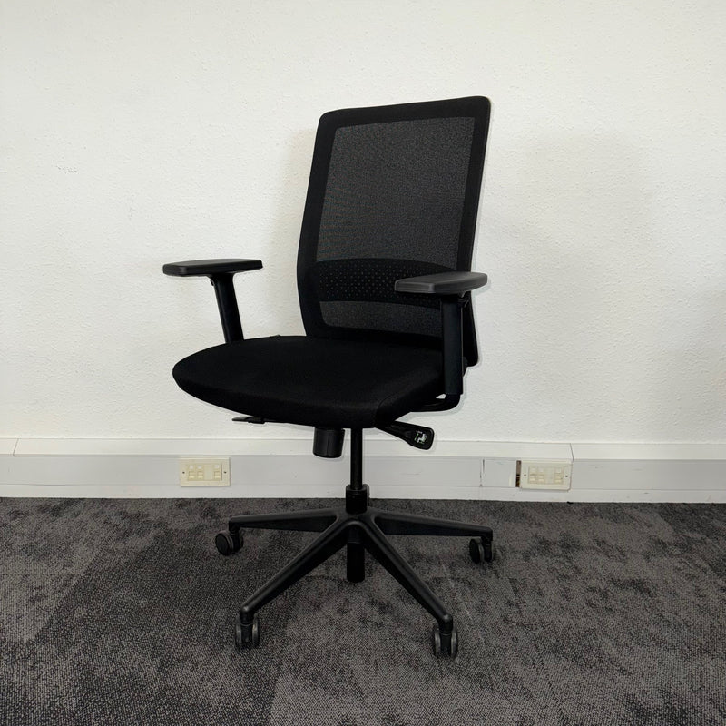 Used Bestuhl S30 White Back Mesh Office Chair