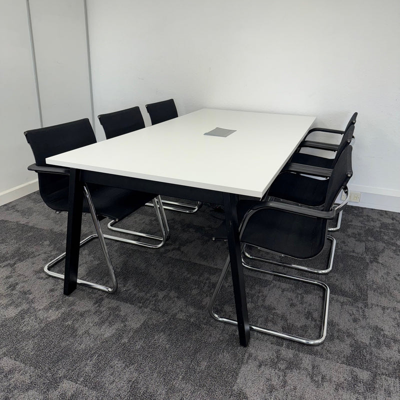 Used ICF White Meeting Table Set with 6 Meeting Chairs