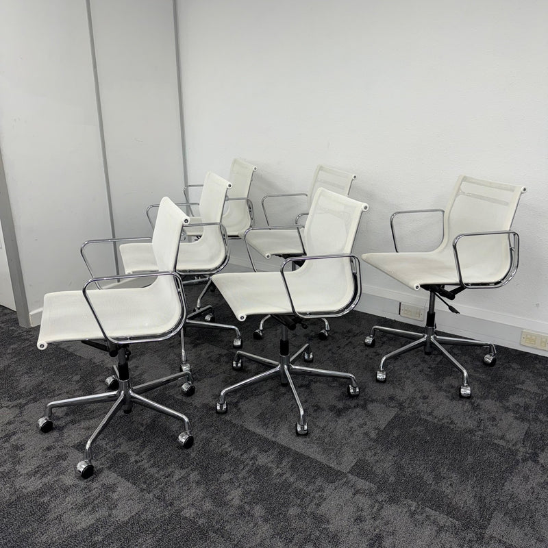 SET OF 6 - Original White Mesh EA-117 Office Chair by Charles Eames for Vitra
