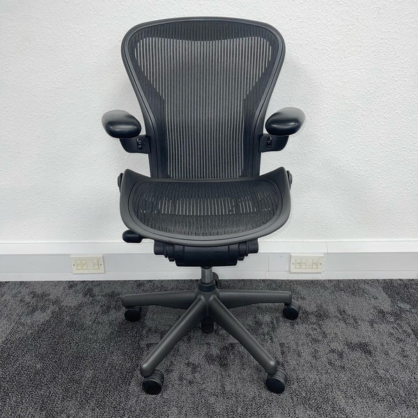 Aeron Graphite/Graphite Office Chair