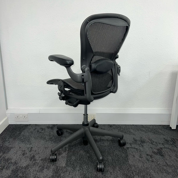Used Herman Miller Aeron Graphite Full Spec with Lumbar Size B