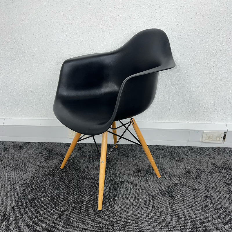 Used Black Molded Breakout Chairs